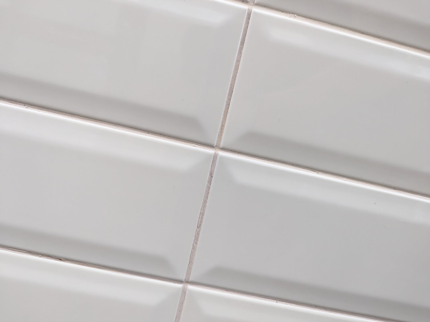 Bevelled White Matt Ceramic Wall Tile