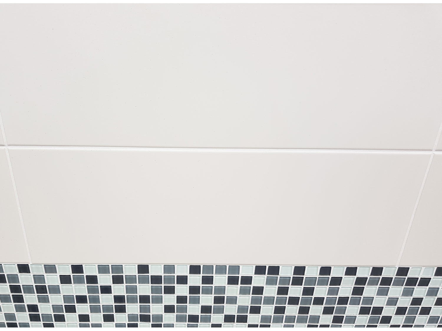 Blanco Mate Ceramic Wall Tile - 200 x 600mm
