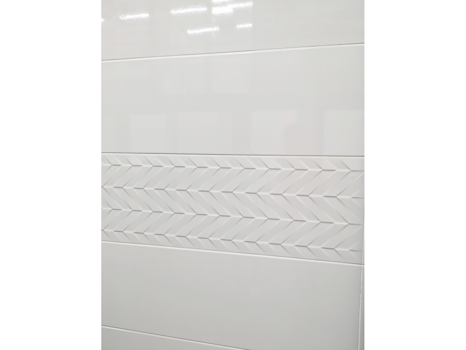 Blanco Brillo Ceramic Wall Tile - 333 x 1000mm