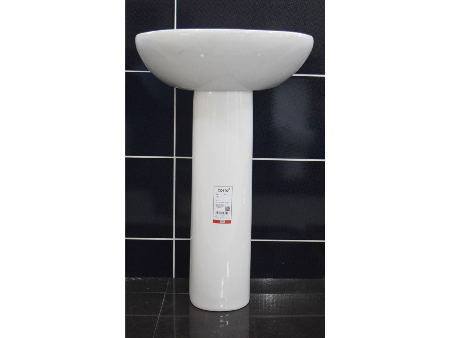 COTTO Wendy White Wall Mounted Basin
