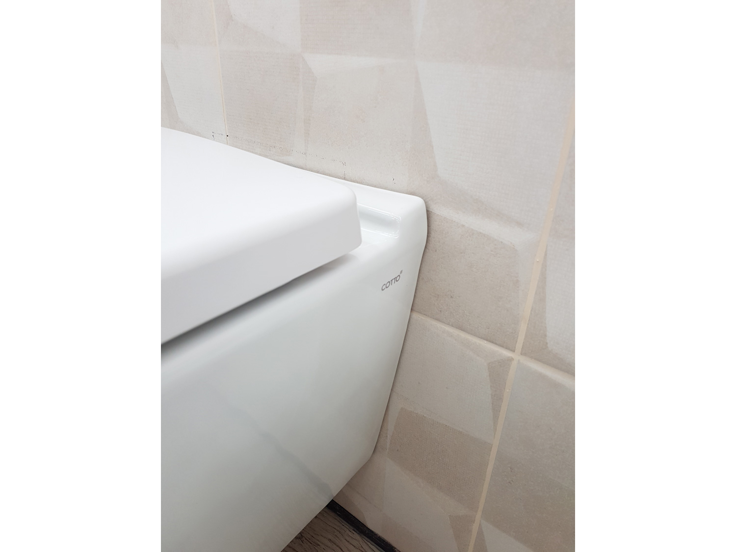 COTTO White Tetragon Wall Hung Toilet Pan