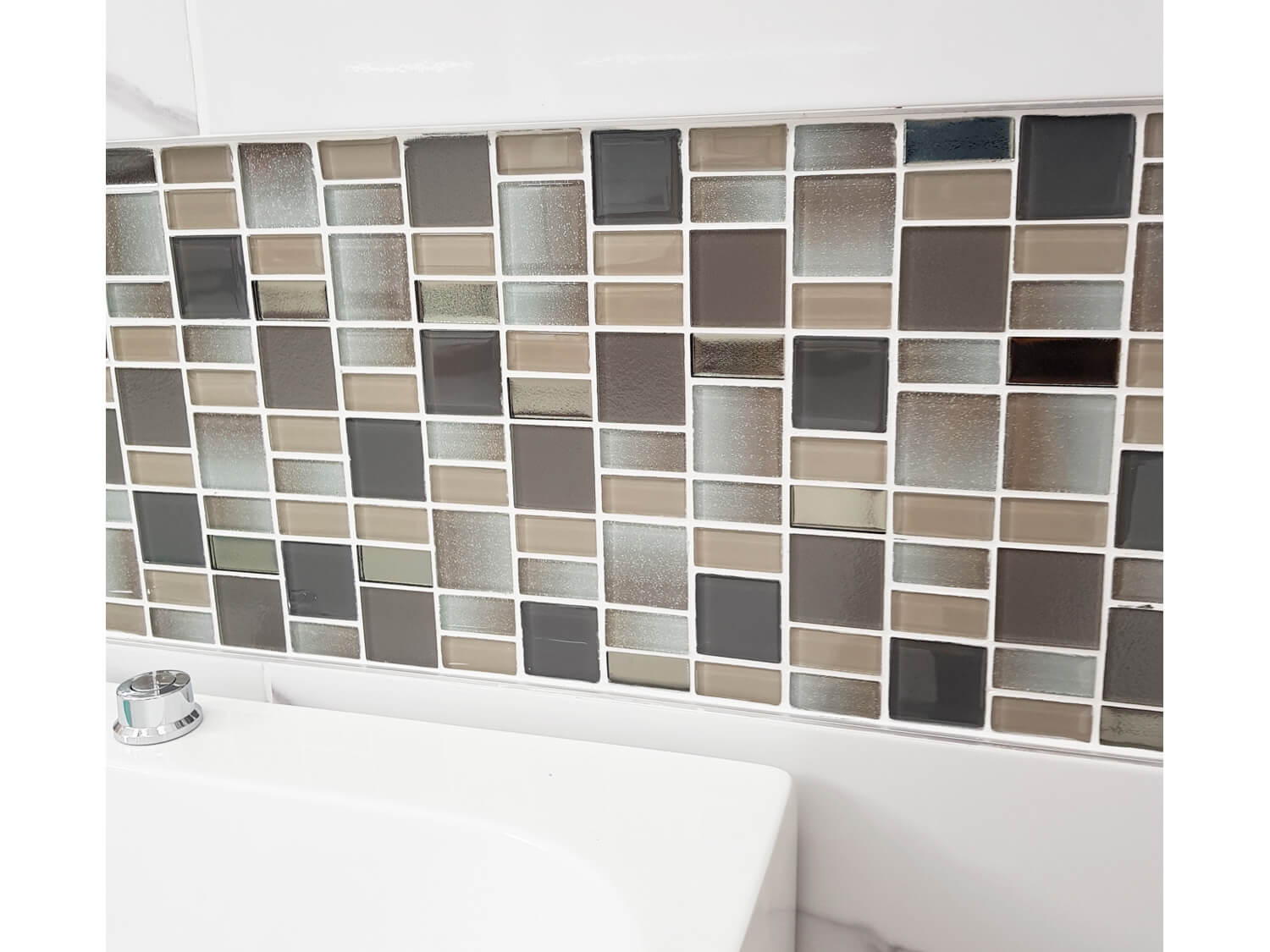 Dazzle Gris Glass Mosaic Installed On Wall