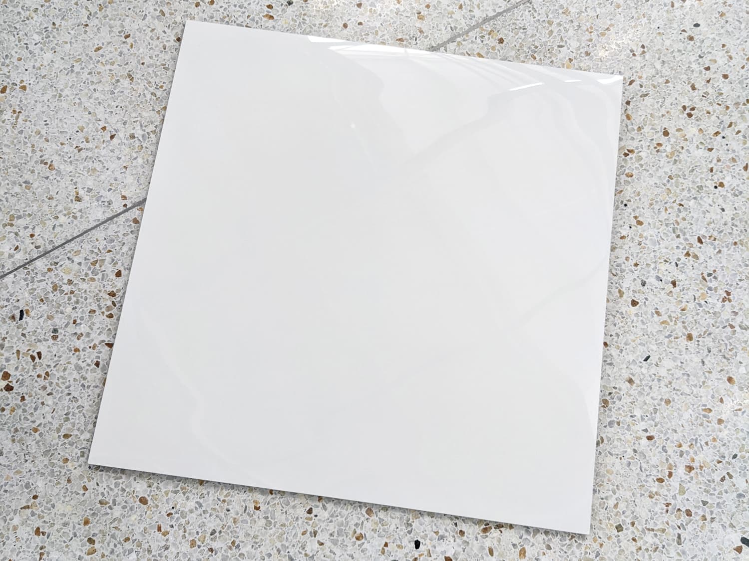 Super White Glossy Porcelain Tile