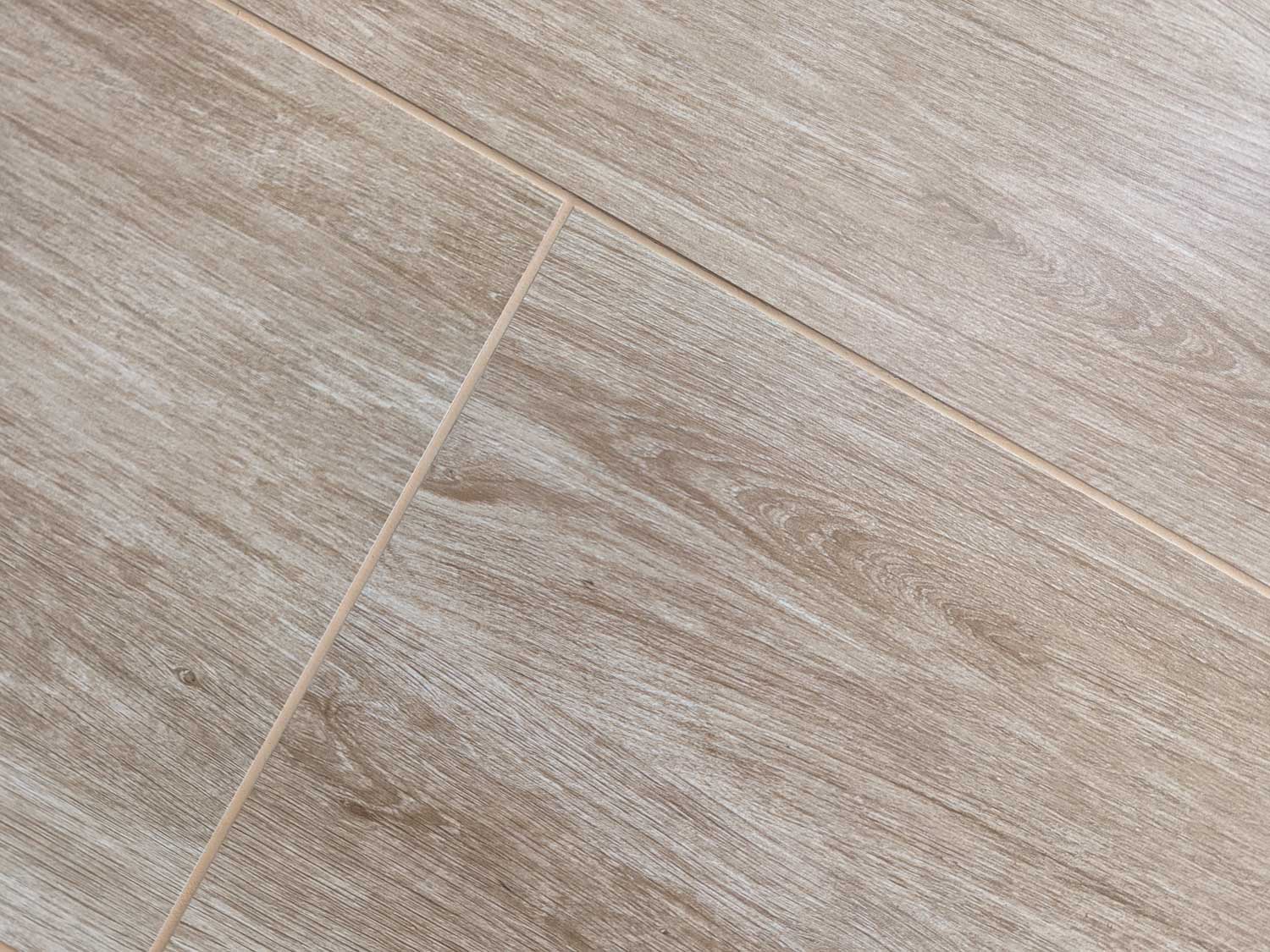 Petrus Oak Ceramic Floor Tile Close Up