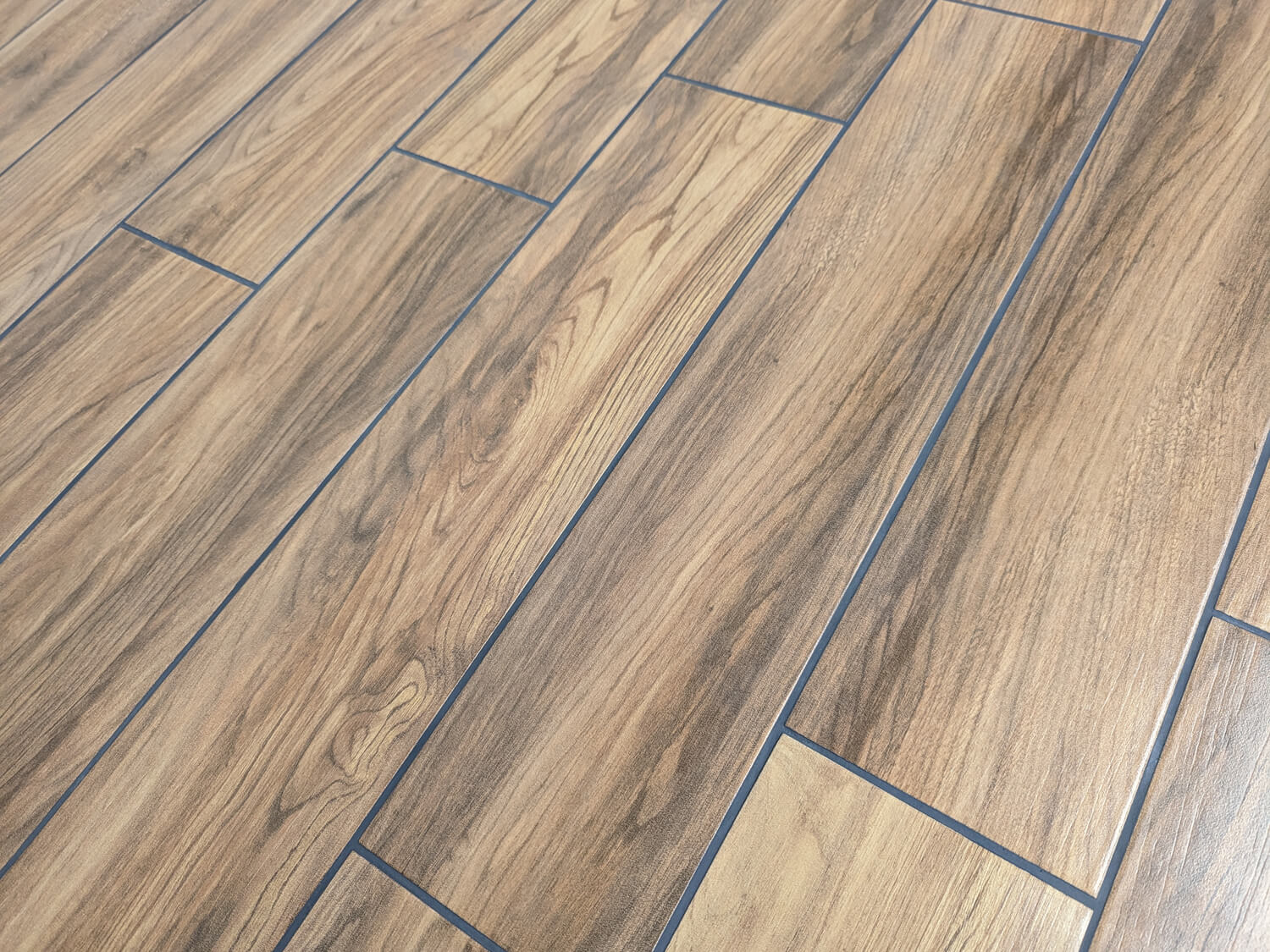 Planet Rovere Wood Look Floor Tile