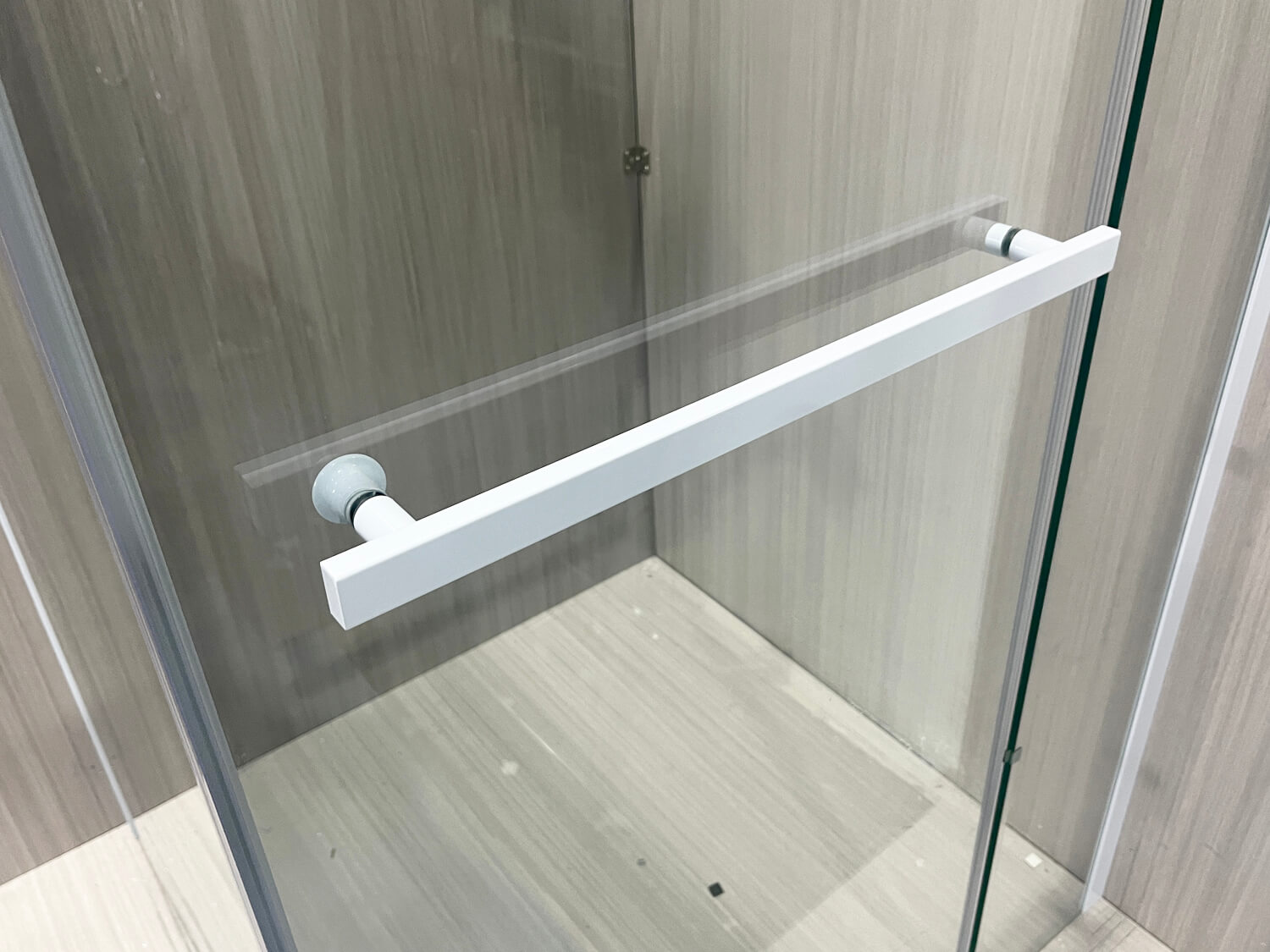 Square White Shower Enclosure With Pivot Door - 900 x 900 x 1850mm